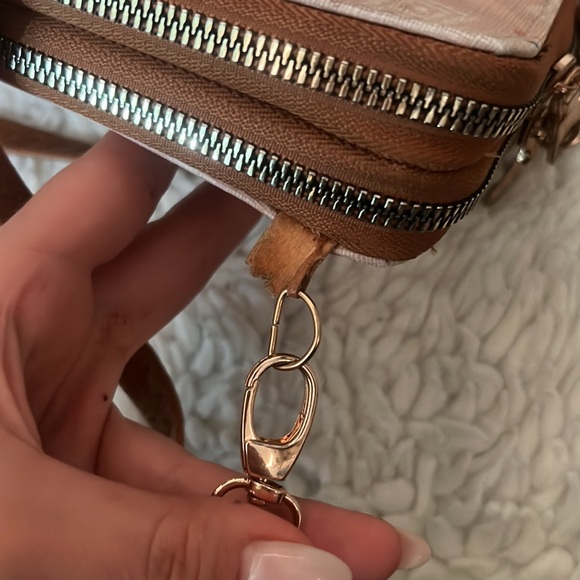 Woman’s wallet purse - Picture 3 of 3